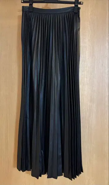 블랙 플리츠 스커트 M 사이즈