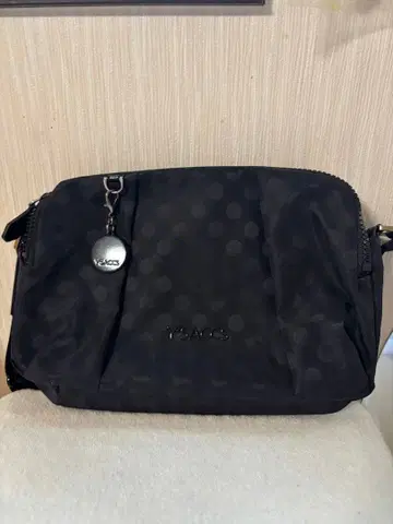 Y'SACCS 도트 무늬 숄더백