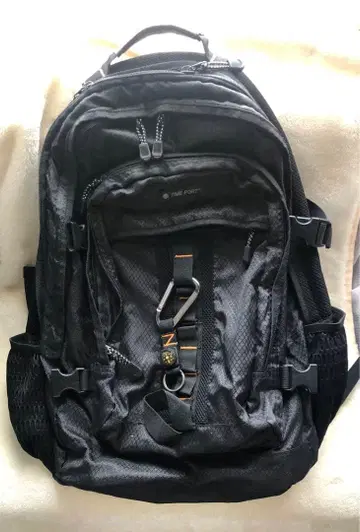 블랙 메쉬 백팩