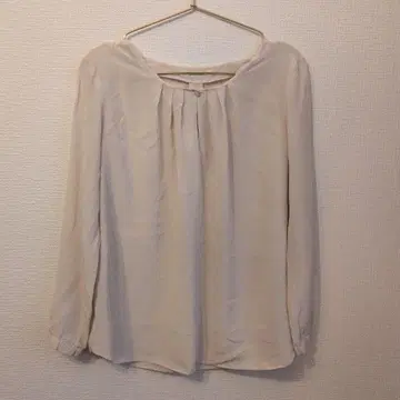 [ 새상품급/일본산 ] 실크 100% 베이지 긴팔 블라우스