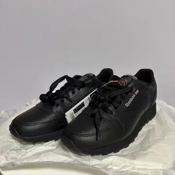Reebok 블랙 스니커즈 26.5cm