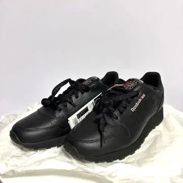 Reebok 블랙 스니커즈 26.5cm
