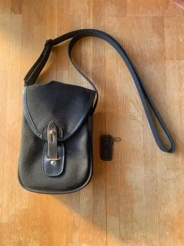 미니멀리스트 brady(브래디) 레어 모델 숄더백