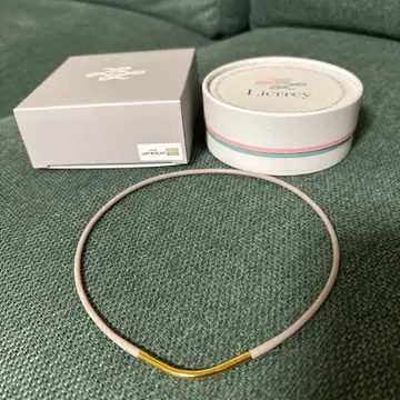 Lierrey 루프 목걸이