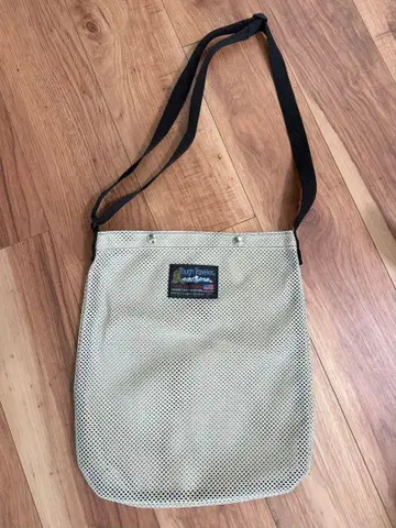 Tough Traveler 타프트래블러 메쉬 숄더백