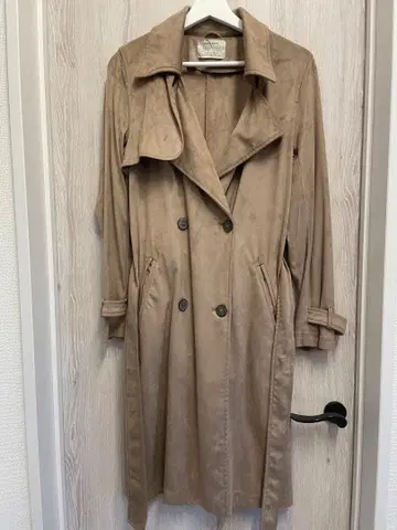 ZARA 베이지 스웨이드풍 트렌치코트