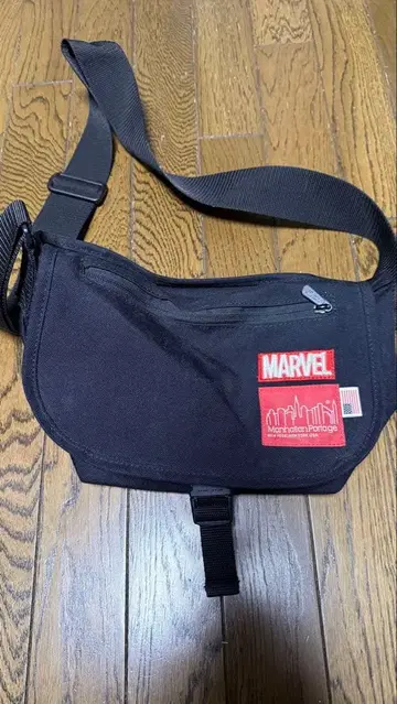 MARVEL 슈퍼히어로 패턴 숄더백