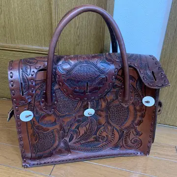 GRACE CONTINENTAL 카빙 드라이브스 마에스트라 백