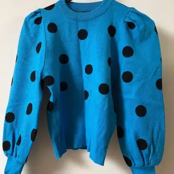 파랑 도트 무늬 니트