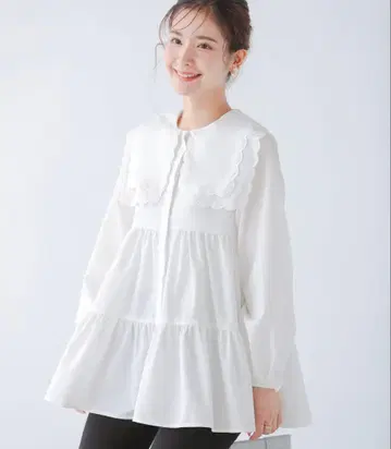 더블 스캘럽 칼라 티어드 블라우스 핏모어 fitmore