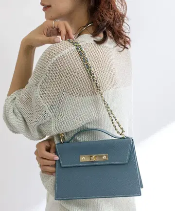 [ 정가 19800엔 ] 블루 가죽 숄더 체인 백