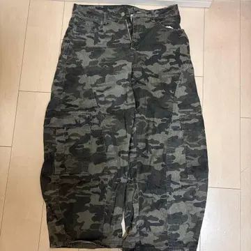 카모플라쥬 카모 무늬 데님 팬츠 사이드 포켓 부착