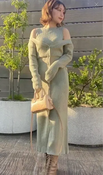 릴리 브라운 레이어드 니트 원피스 카키