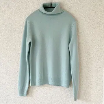 유니클로 캐시미어 100 터틀넥 니트
