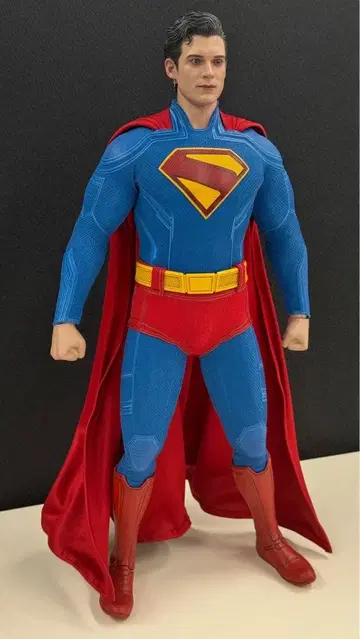 Hottoys 슈퍼맨 2025