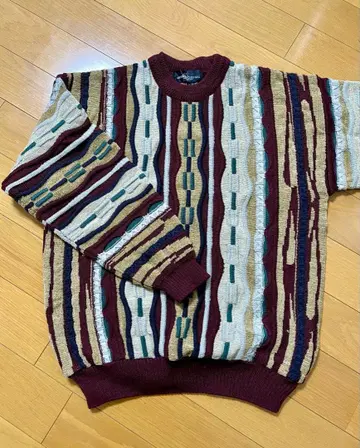 멀티 컬러 스트라이프 3D 니트 스웨터