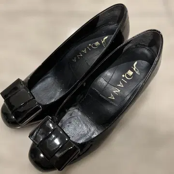 DIANA 에나멜 블랙 플랫 펌프스 23.5cm 다이애나