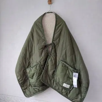 미사용 보아 x 퀼팅 포켓 숄 카키 겉옷 담요