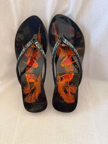 금붕어 디자인 비쥬 장식 웨지 일본 나막신