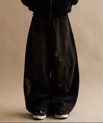 [ EPNK ] 완판템 블랙 배기 데미지 데님 팬츠