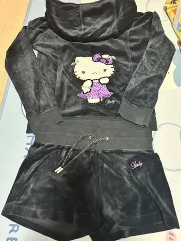 미사용 새상품급 Rady 키티 벨로아 셋업