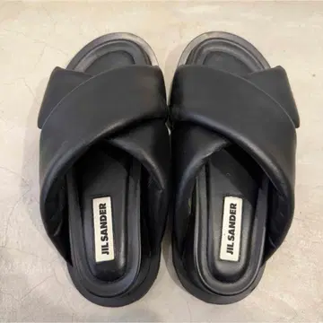 질샌더 가죽 크로스 스트랩 샌들