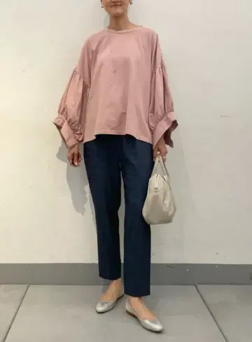 18,700엔 이번 시즌 새상품 비어즐리 빅 슬리브 고급 상의 핑크