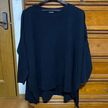 오버 사이즈 블랙 긴팔 니트