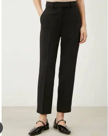 미라 오웬 뒷부분 밴딩 센터 프레스 테이퍼드 팬츠