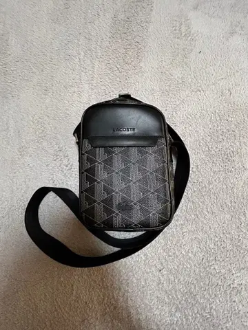 [ 새상품급 ] LACOSTE 모노그램 숄더백
