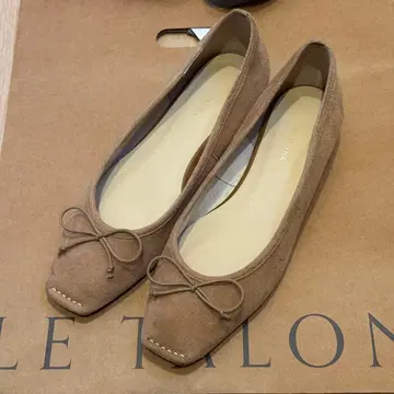 SLOBIENA 베이지 플랫슈즈