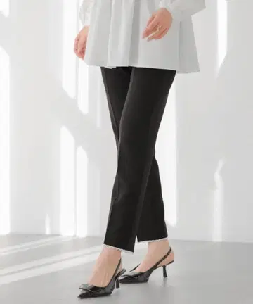 블랙 스트레이트 팬츠 M 사이즈