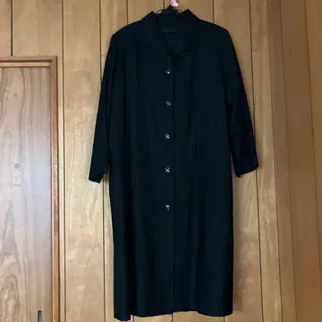 오더 핸드메이드 블랙 롱 코트 앞면 버튼 포함