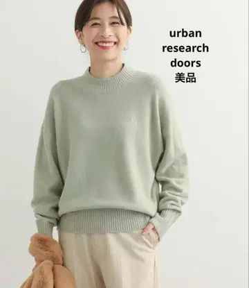 [새상품급] 어반 리서치 도어스 하이넥 모찌모찌 니트