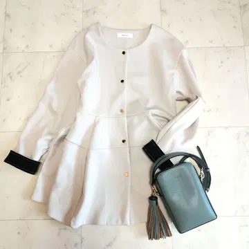 에이미 로우 코쿤 실루엣 본딩 자켓 아이보리