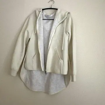 RADIATE 후드티 화이트