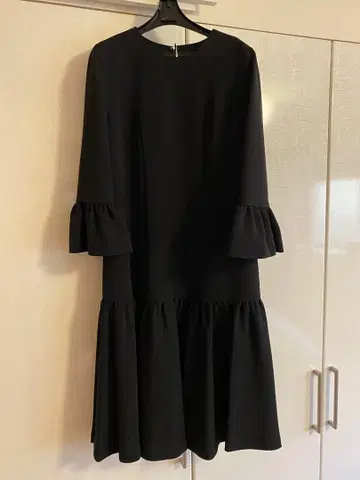 아베닐 에투알 택 포함 새상품 블랙 프릴 소매 원피스