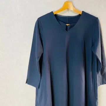 DoCLASSE L 사이즈 네이비 V넥 오부 소매 셔츠