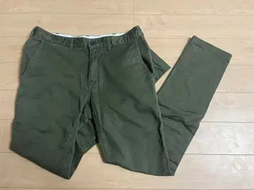 BEAMS 올리브 치노 팬츠 M 사이즈