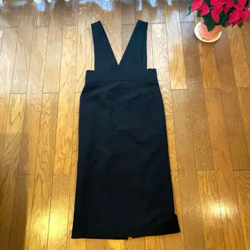 알아바일 블랙 점퍼 스커트