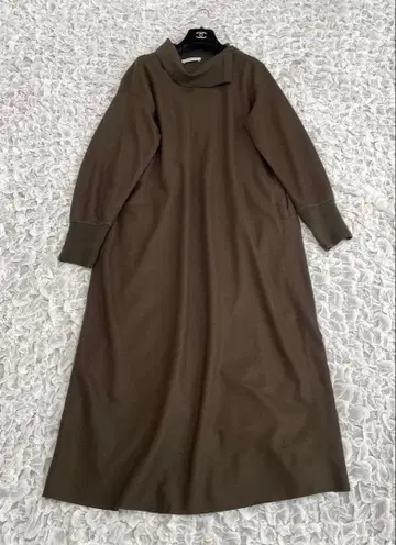 투모로우랜드 울 밀드 저지 니트 콤비 비대칭 원피스