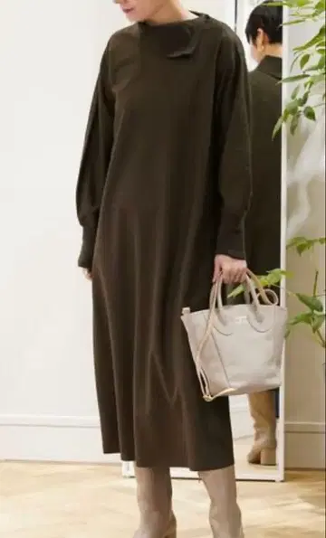 투모로우랜드 울 밀드 저지 니트 콤비 비대칭 원피스