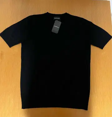 [ 새상품 택 ] 엠포리오 아르마니 블랙 반팔 니트 44 사이즈