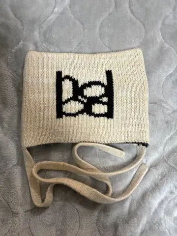 [새상품] hood hood RV square beanie 모리하루나