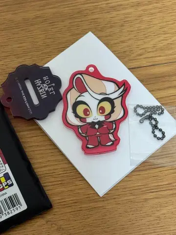 해즈빈 호텔 아크릴 스탠드 겸용 키링