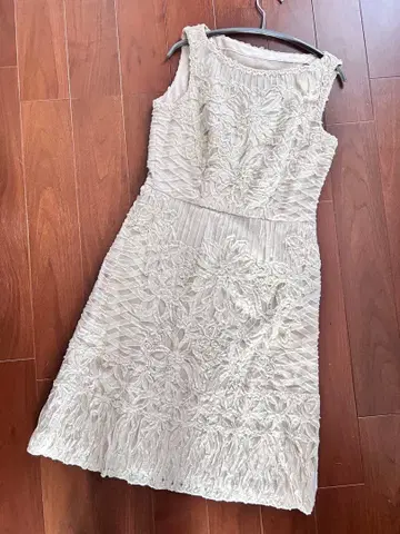 ANAYI 아나이 튤 자수 원피스