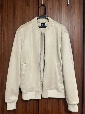 [ ZARA 크림색 스웨이드풍 블루종 ]