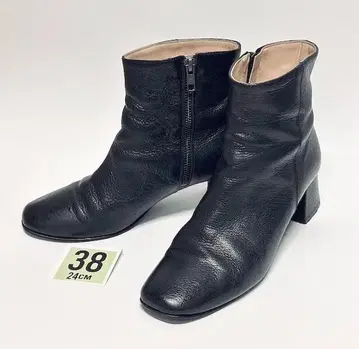 블랙 가죽풍 숏부츠 38 사이즈