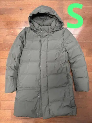 유니클로 심리스 다운 코트 XS