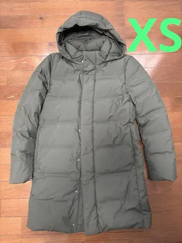 유니클로 심리스 다운 코트 XS